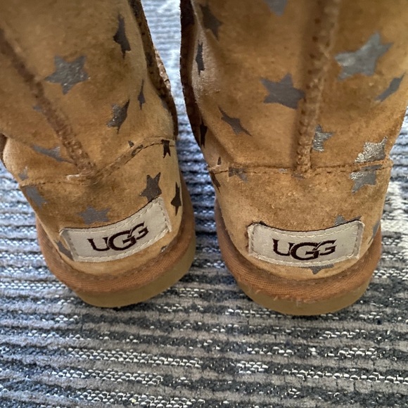 UGG boots children’s size 11 boys girls star print - Picture 7 of 9